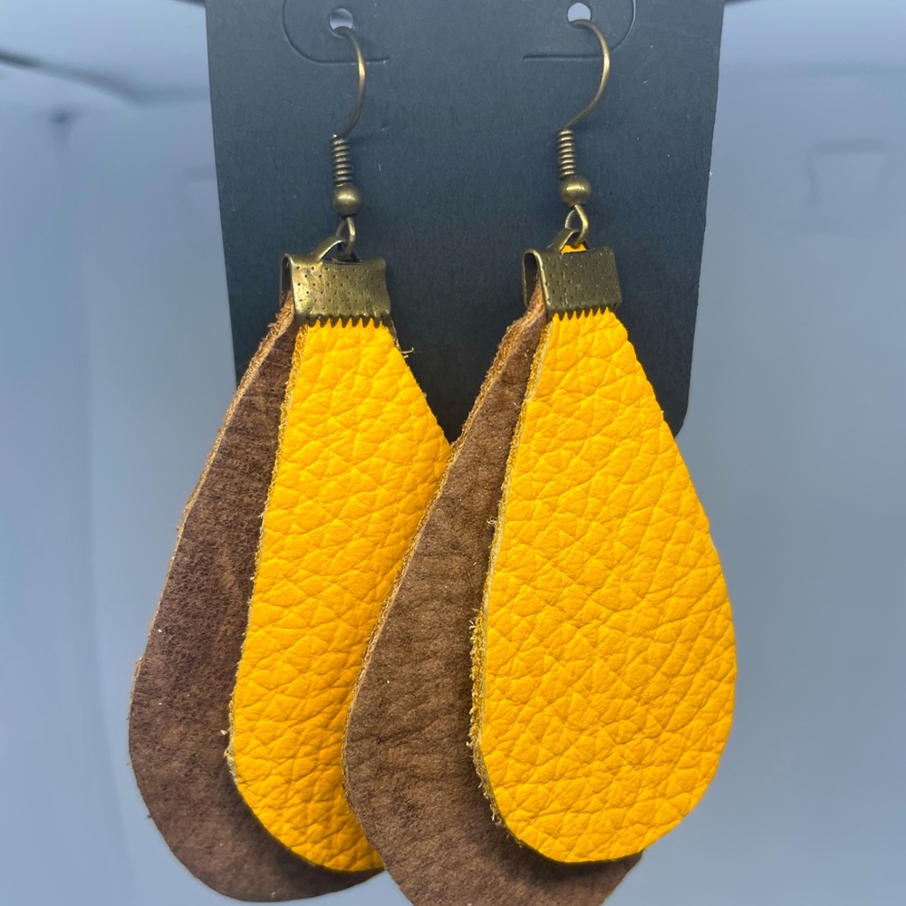 Leather earrings